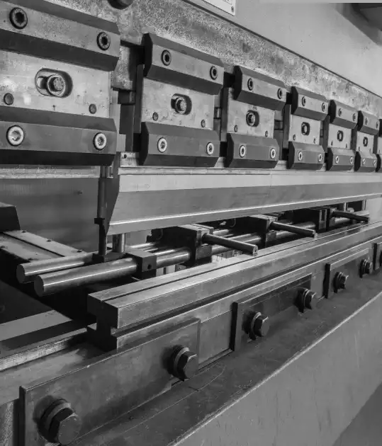 Manufactura metalmecánica de precisión en AMCAA Maquinaria y Suministros, líder certificado ISO 9001:2015 en el Parque Industrial PLATAH, Hidalgo, México