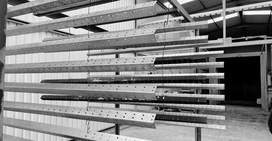 Manufactura metalmecánica de precisión en AMCAA Maquinaria y Suministros, líder certificado ISO 9001:2015 en el Parque Industrial PLATAH, Hidalgo, México